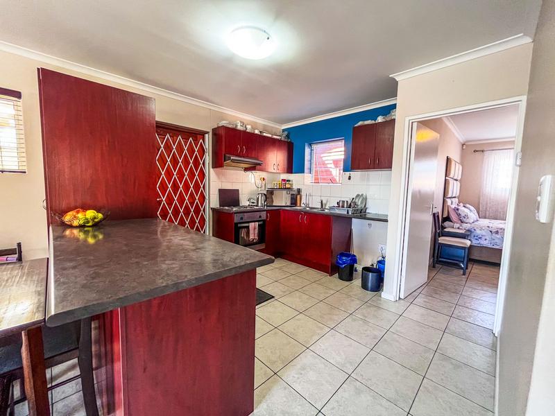 3 Bedroom Property for Sale in Pelikan Park Western Cape